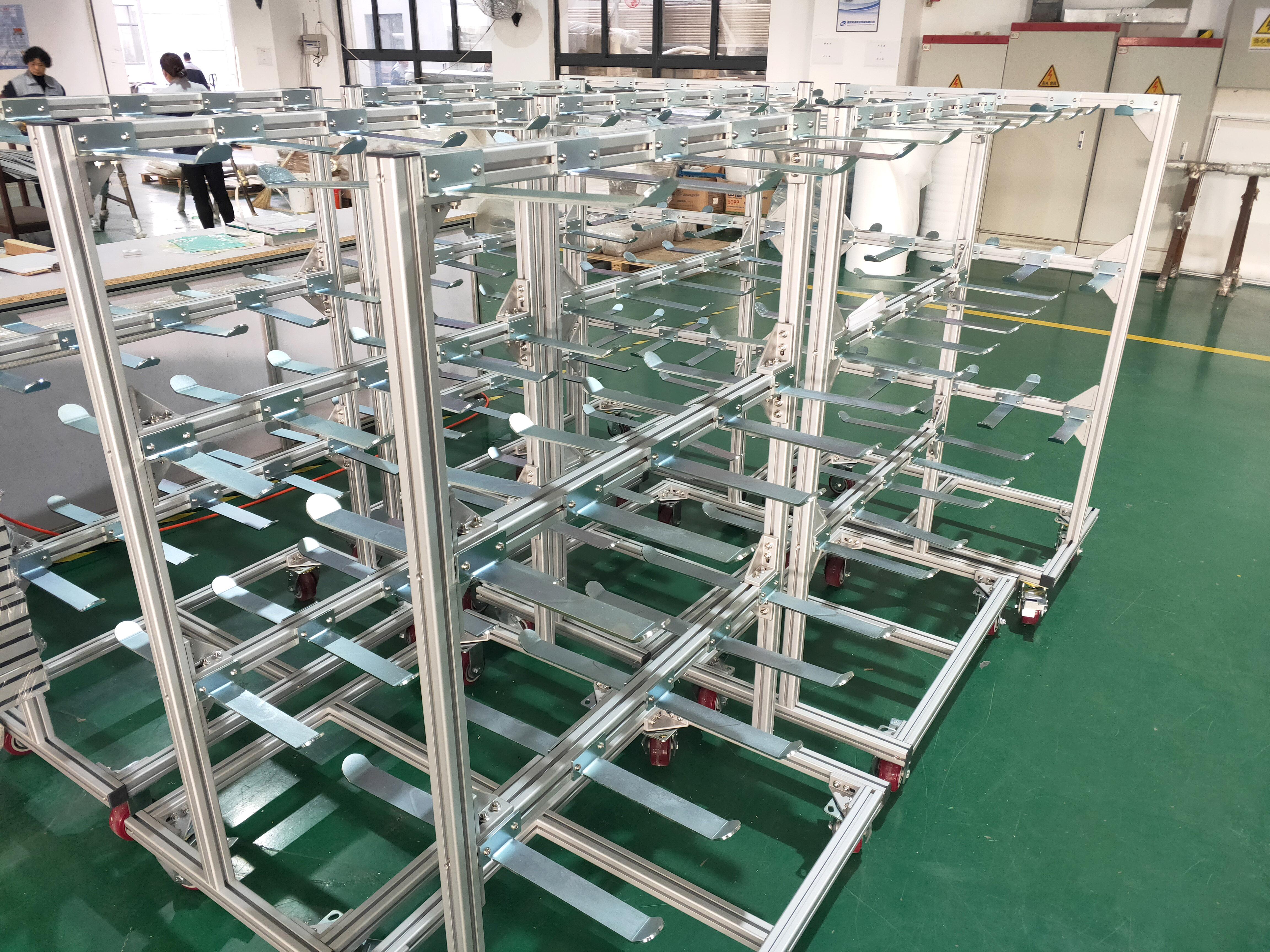 型材架屬于半成品，可變成各式成品
